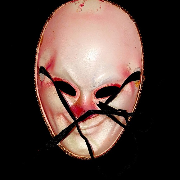 Collection mask - Picture 3 of 3